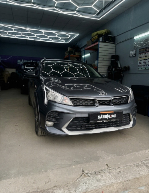 Kia Rio X-Line установка камеры заднего вида 