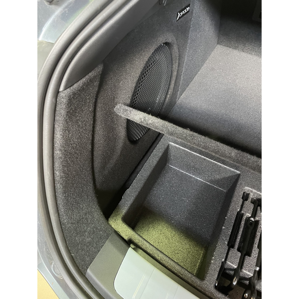 Короб стелс Geely Tugella (2019-н.в.) под 10
