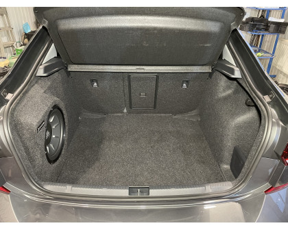 Короб стелс Skoda Rapid / VW Polo Лифтбек (2010 - н.в.) под 12