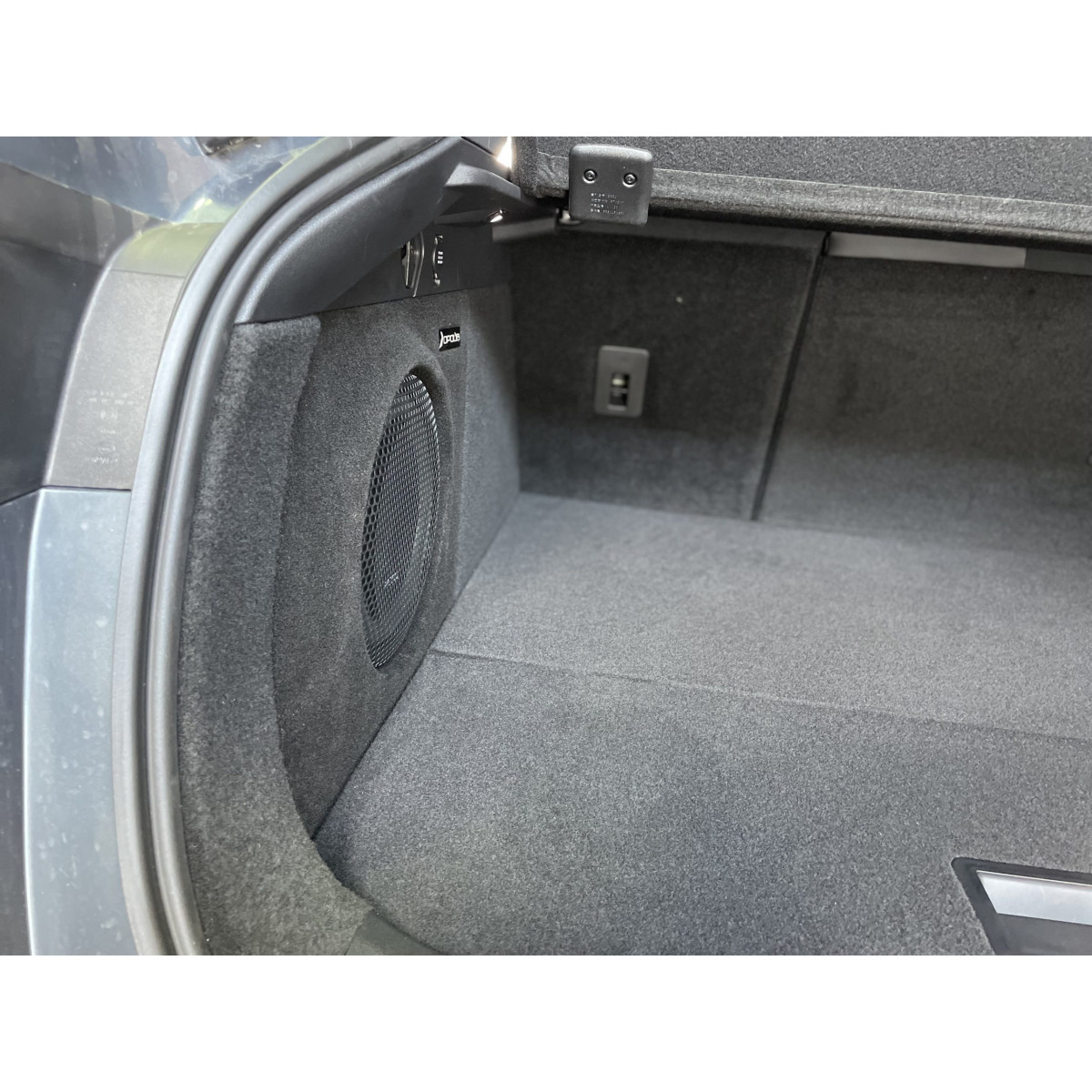 Короб стелс Geely Tugella (2019-н.в.) под 10